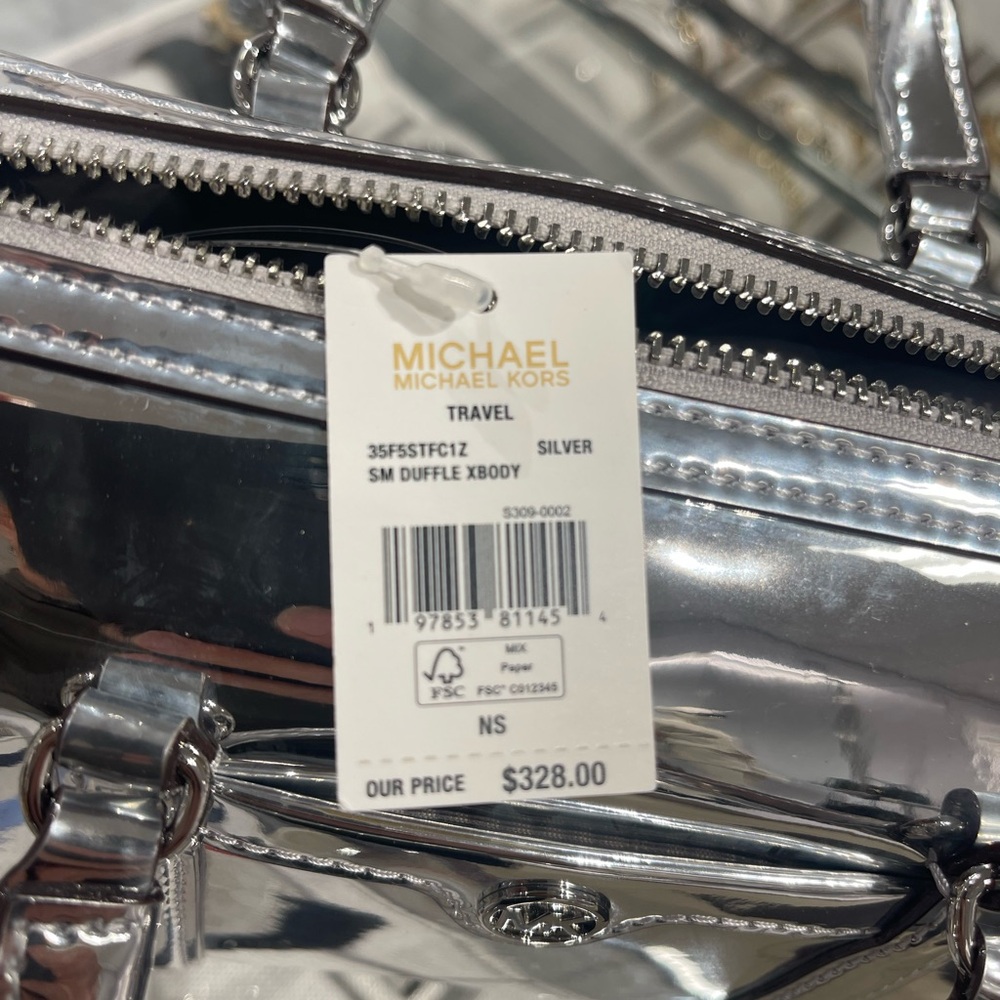 MICHAEL KORS Jet Set Small Patent Duffel Xbody Crossbody Bag
Silver
NWT - Picture 10 of 16